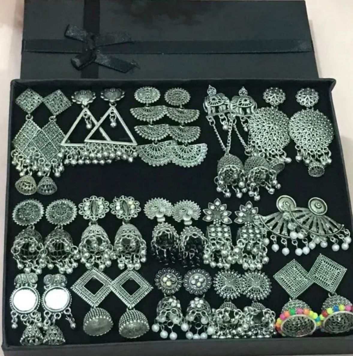 15 Pair Random Stylish - Jhumka Box