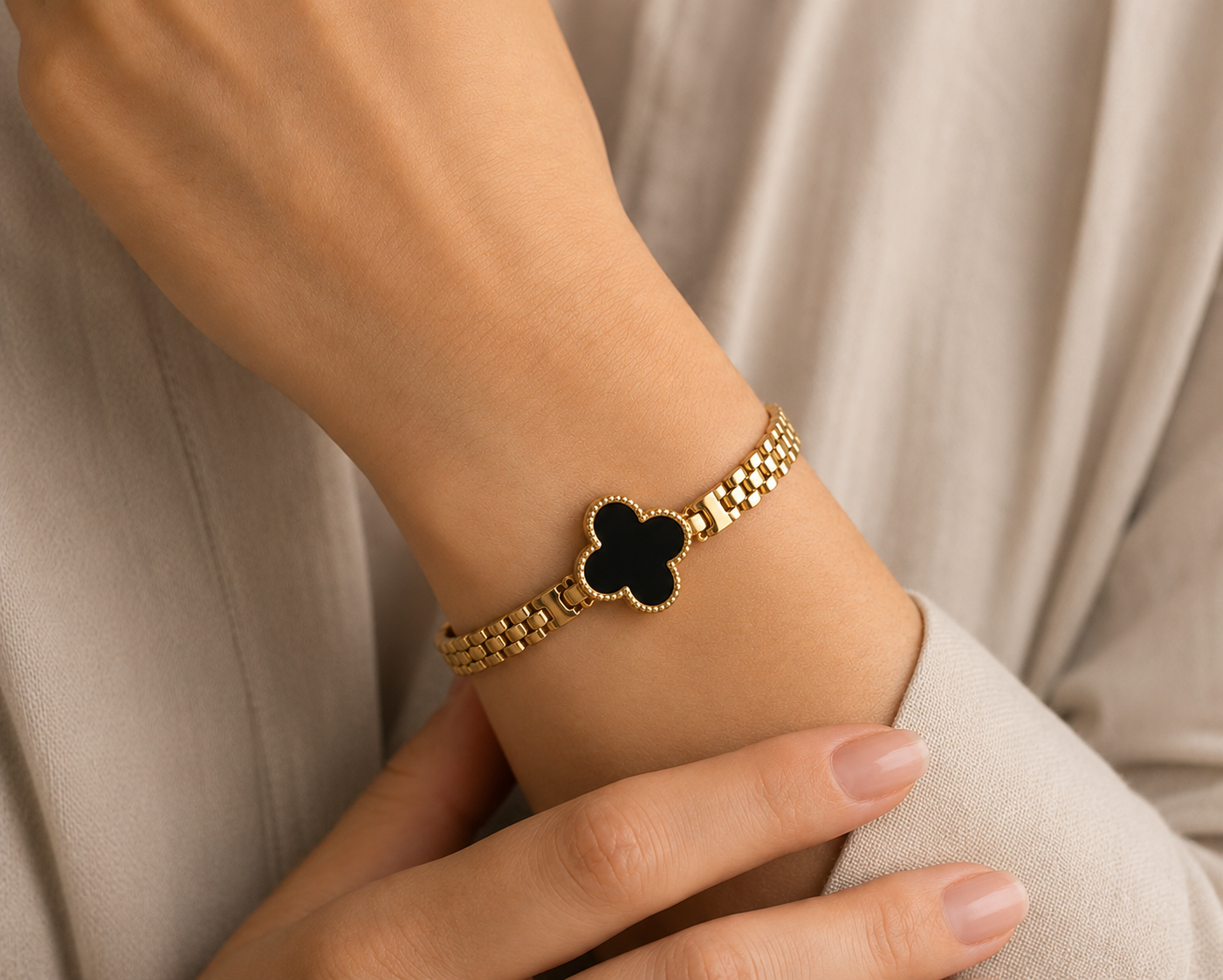 Clover Leaf Motif Bracelet by Zarmala
